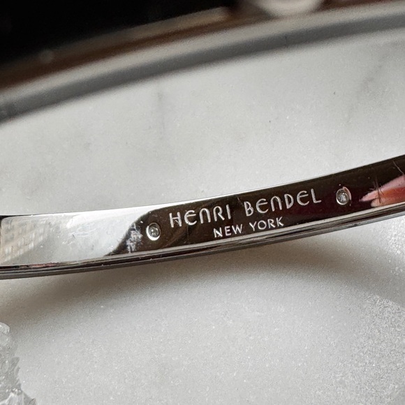 💕 Henri Bendel Silver and Black Bangle Bracelet - Picture 6 of 10